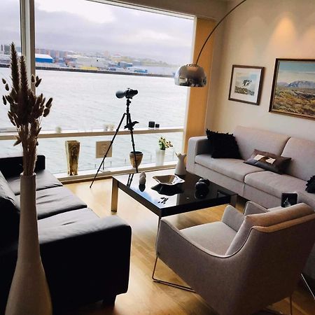 Stylish And Relaxing Two Bedroom Appartment, View Over Harbour Hafnarfjörður Εξωτερικό φωτογραφία