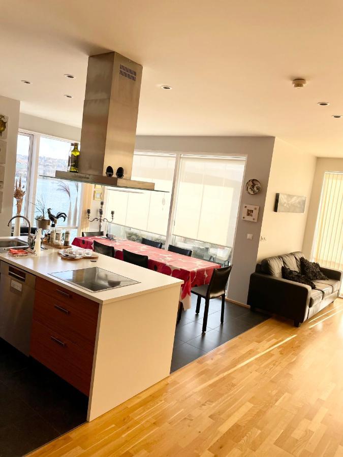 Stylish And Relaxing Two Bedroom Appartment, View Over Harbour Hafnarfjörður Εξωτερικό φωτογραφία